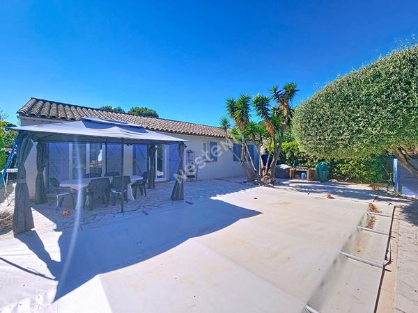 Maison Six Fours Les Plages de 4 pieces en Plain pied