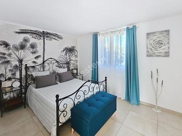 Maison Six Fours Les Plages de 4 pieces en Plain pied