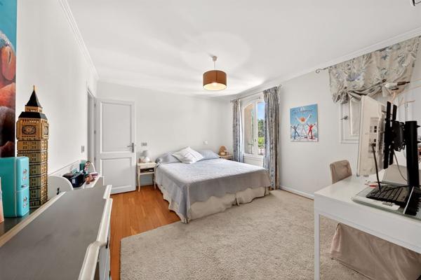 Vente Villa de luxe Mouans-Sartoux 9 Pièces 277 m²