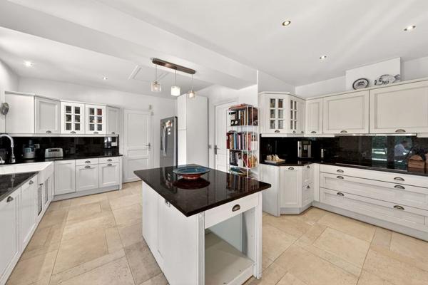 Vente Villa de luxe Mouans-Sartoux 9 Pièces 277 m²