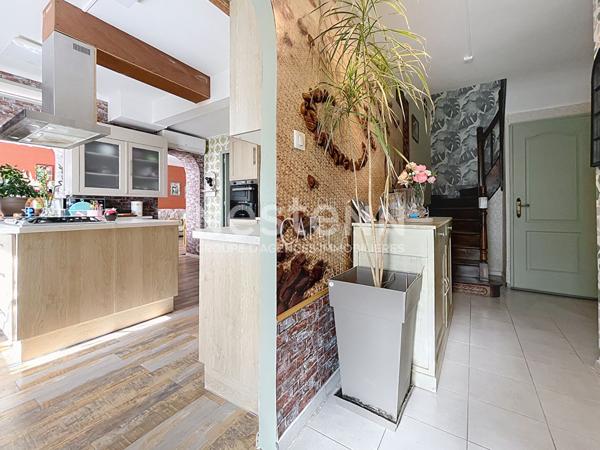 A VENDRE LAROQUE D'OLMES VILLA T5 AVEC PISCINE