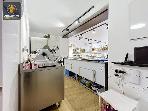 Vente                                                      Fonds de commerce
                        
                                         37 m2                     à Yerres
