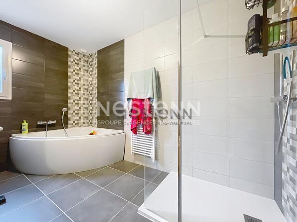 Belle maison contemporaine de 2021 + grand terrain constructible - 3 chambres - beau village de Villebarou