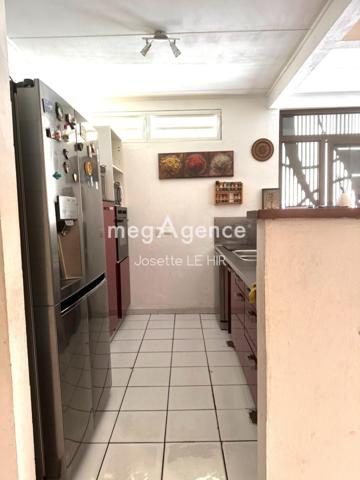 Maison à CAYENNE, 97300 - 4 pièces 82m²