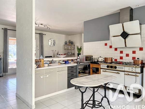 Maison à vendre 7 pièces 220 m² Pierrefeu-du-Var