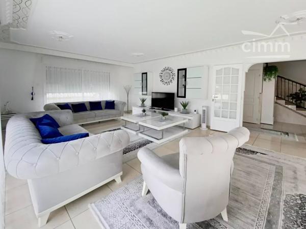 🏡 Maison Moderne avec Piscine à ROMORANTIN-LANTHENAY – 5 Chambres 🏡