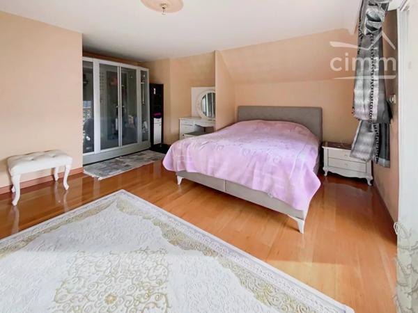 🏡 Maison Moderne avec Piscine à ROMORANTIN-LANTHENAY – 5 Chambres 🏡