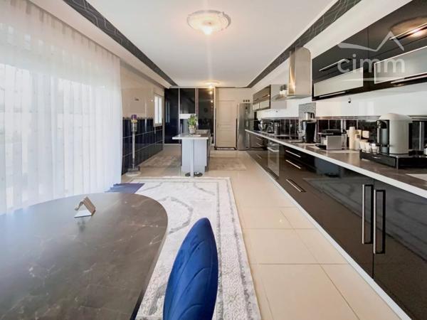 🏡 Maison Moderne avec Piscine à ROMORANTIN-LANTHENAY – 5 Chambres 🏡