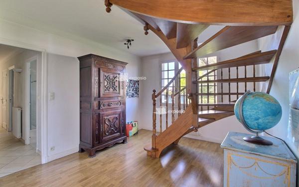 Maison à vendre    7 pièces • 197 m2 Morlaàs