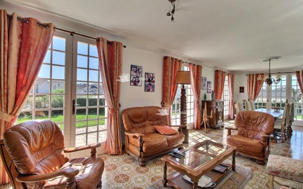 Maison à vendre    7 pièces • 197 m2 Morlaàs