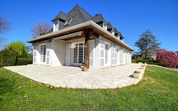 Maison à vendre    7 pièces • 197 m2 Morlaàs