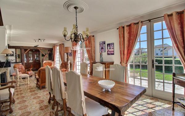 Maison à vendre    7 pièces • 197 m2 Morlaàs