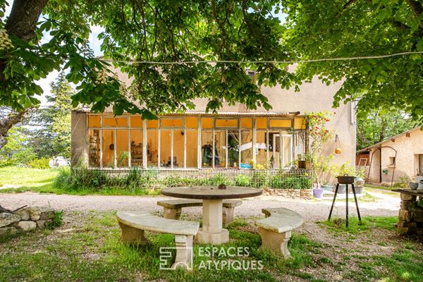 Bâtisse du XVIII ème siècle avec superbe vue