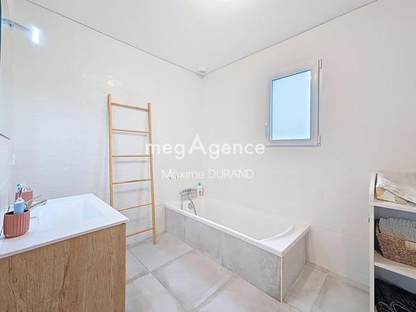 Maison à LA ROMAGNE, 49740 - 6 pièces 136m²