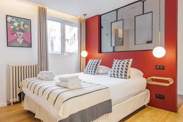 VENTE — PLATEAU COMMERCIAL 285 M² | PARIS 1er étage complet | 5 appartements para-hôteliers |