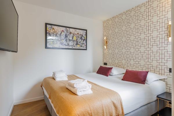 VENTE — PLATEAU COMMERCIAL 285 M² | PARIS 1er étage complet | 5 appartements para-hôteliers |