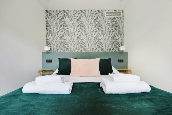 VENTE — PLATEAU COMMERCIAL 285 M² | PARIS 1er étage complet | 5 appartements para-hôteliers |