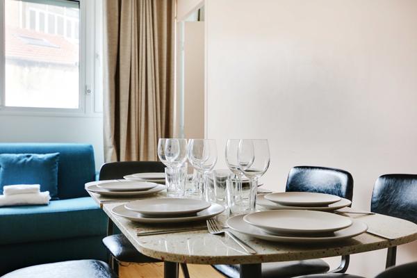 VENTE — PLATEAU COMMERCIAL 285 M² | PARIS 1er étage complet | 5 appartements para-hôteliers |