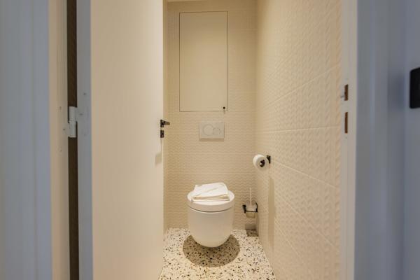 VENTE — PLATEAU COMMERCIAL 285 M² | PARIS 1er étage complet | 5 appartements para-hôteliers |