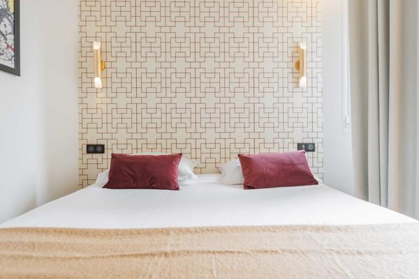 VENTE — PLATEAU COMMERCIAL 285 M² | PARIS 1er étage complet | 5 appartements para-hôteliers |