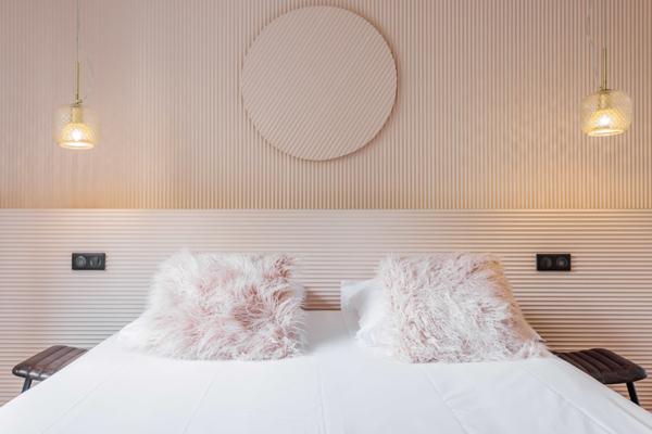 VENTE — PLATEAU COMMERCIAL 285 M² | PARIS 1er étage complet | 5 appartements para-hôteliers |