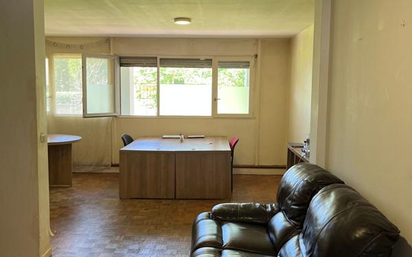 Appartement à vendre    2 pièces • 76,43 m2 Lyon 9