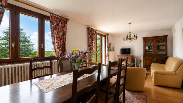 Maison avec sous-sol complet et une vue sur le Salève