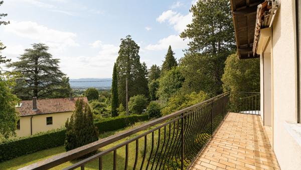 Maison avec sous-sol complet et une vue sur le Salève