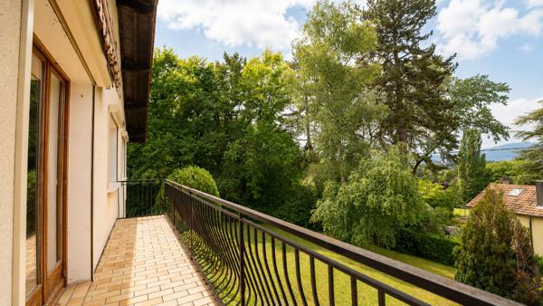 Maison avec sous-sol complet et une vue sur le Salève
