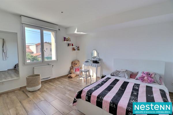 Maison de 140 m2 sur un Terrain de 286m² en plein coeur du centre ville de Décines-Charpieu