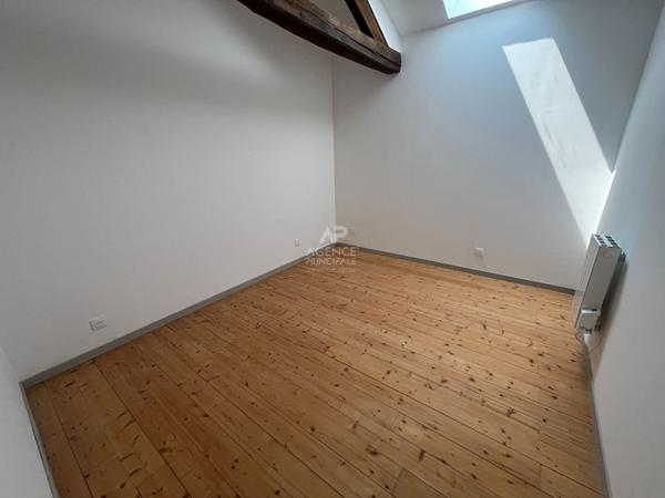 Local commercial Pontoise 5 pièce(s) 234 000 € ** - Référence 10994