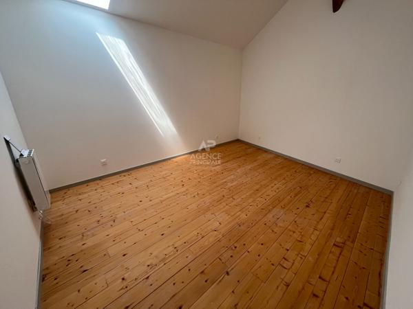 Local commercial Pontoise 5 pièce(s) 234 000 € ** - Référence 10994