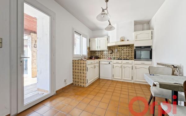 Maison à vendre    4 pièces •  Marseille 16