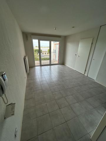 T2 lumineux avec balcon et parking sécurisé