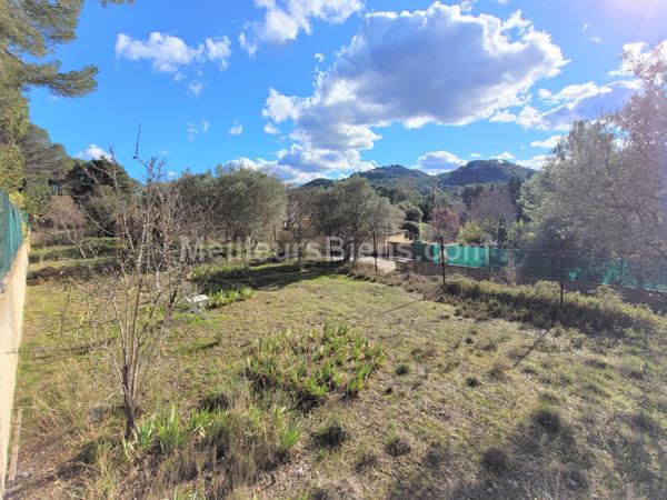 VENTABREN Terrain 1200m2 quartier recherché, libre constructeur