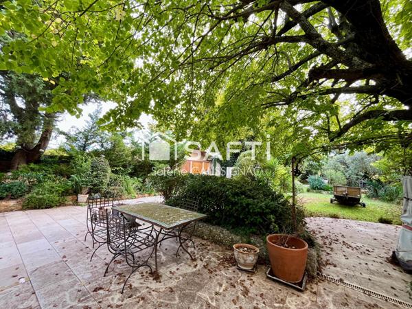 Mas 5 pièces, 133m2  avec piscine et jardin