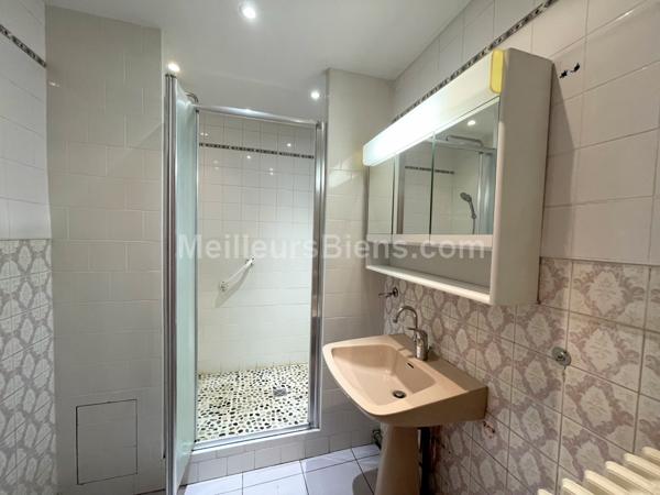 Appartement 111,32 m2 quartier St Serge avec garage fermé