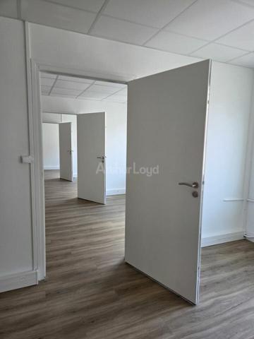 BUREAUX à LOUER de 75.75 m²
