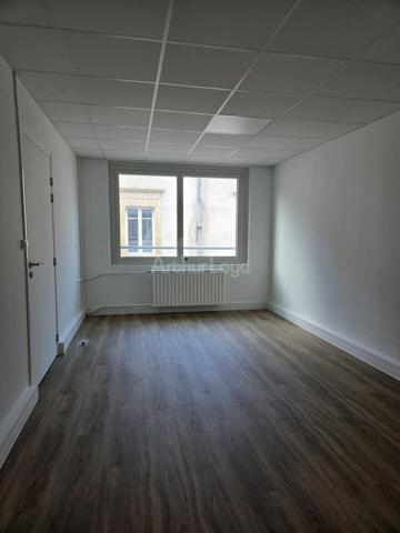 BUREAUX à LOUER de 75.75 m²
