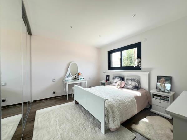Appartement à louer    3 pièces • 66,24 m2    Alès