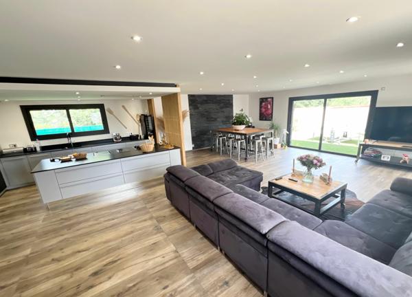 Appartement à louer    3 pièces • 66,24 m2    Alès