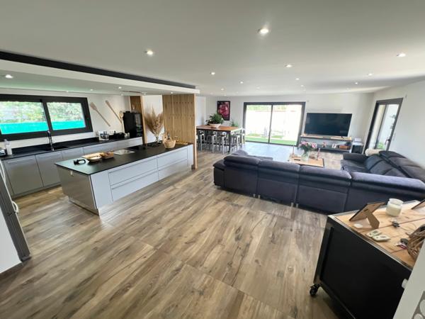 Appartement à louer    3 pièces • 66,24 m2    Alès
