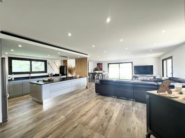 Appartement à louer    3 pièces • 66,24 m2    Alès