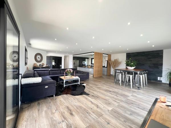 Appartement à louer    3 pièces • 66,24 m2    Alès