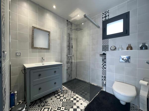 Appartement à louer    3 pièces • 66,24 m2    Alès