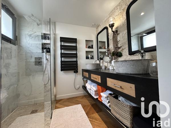 Maison à vendre 6 pièces 200 m² Le Beausset