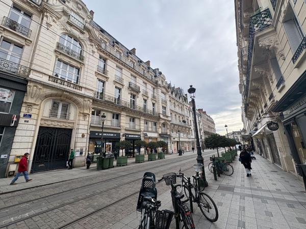 Bureaux de standing à louer Orléans Centre rue de la République 78 m2