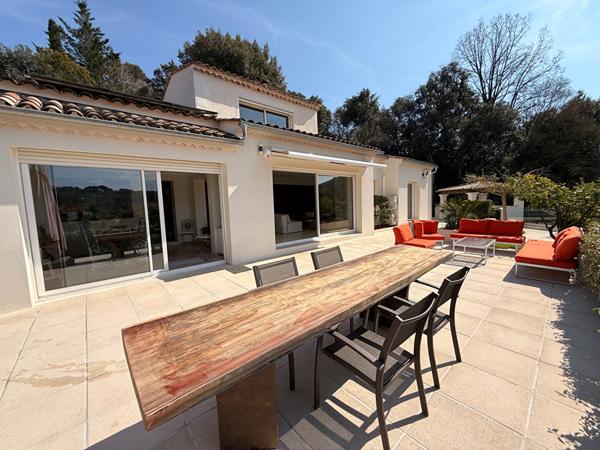 Villa La Colle Sur Loup 6 pièces 179 m2 Piscine