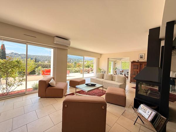 Villa La Colle Sur Loup 6 pièces 179 m2 Piscine