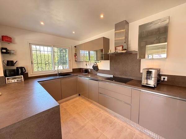 Villa La Colle Sur Loup 6 pièces 179 m2 Piscine